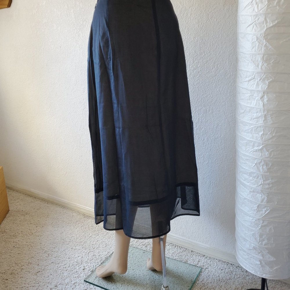 EDDIE BAUER Black Semi Sheer Midi Skirt Size 4 Petite - Picture 3 of 3